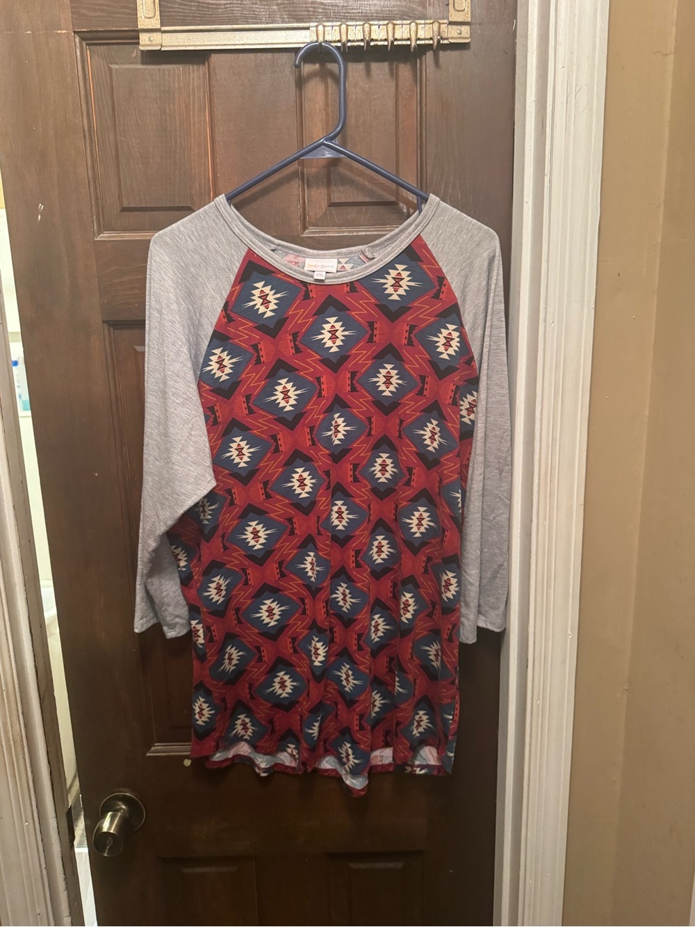 Women’s 2XL Lularoe 3/4 Sleeve Randy Top in Red and Gray